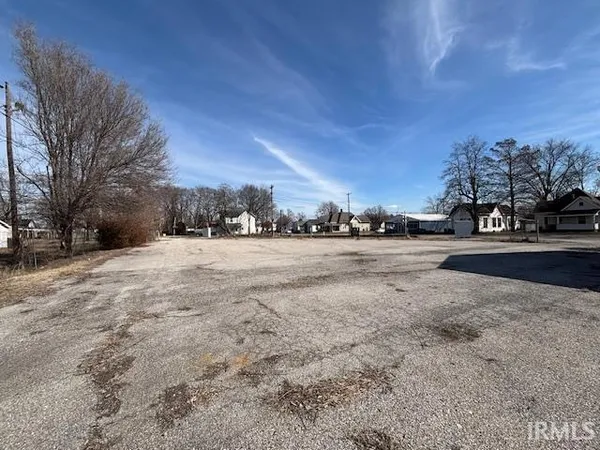 $69,900 | 906 North 10th Street, Vincennes, IN 47591