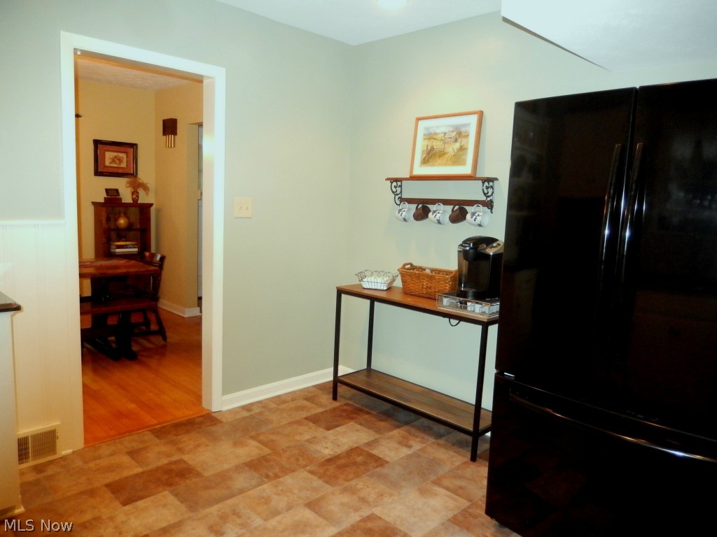 2920 Lee Road Silver Lake, OH 44224 - Photo 9 of 25