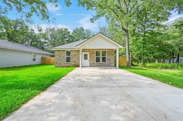 $1,525 | 6147 Shawnee Drive, Mabank, TX 75156
