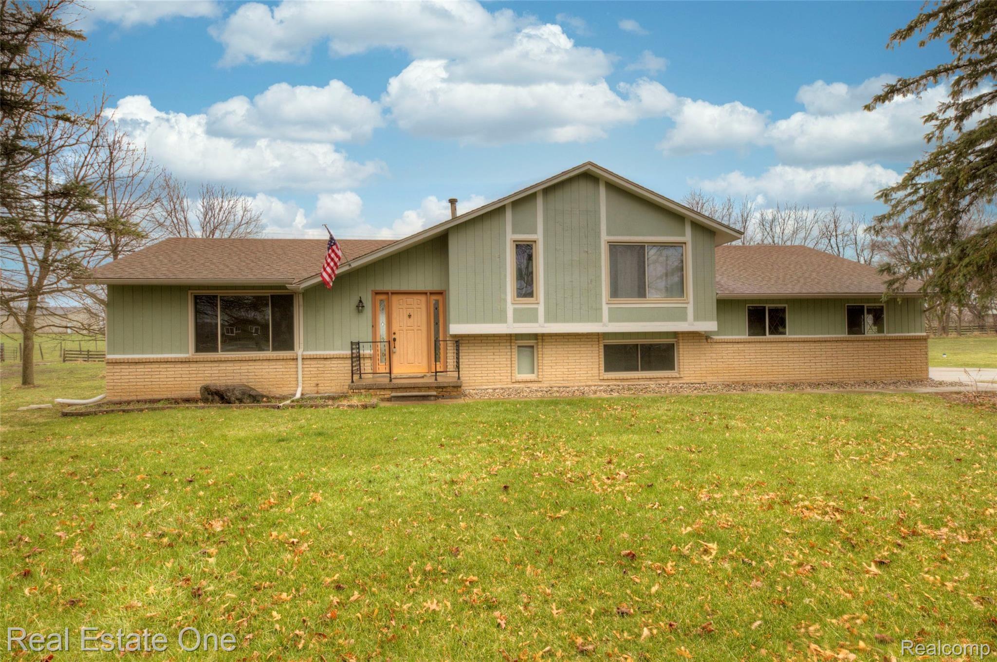 2400 Patterson Lk Road Pinckney, MI 48169 - Photo 1 of 48 4H8A1437_8_9b.jpg