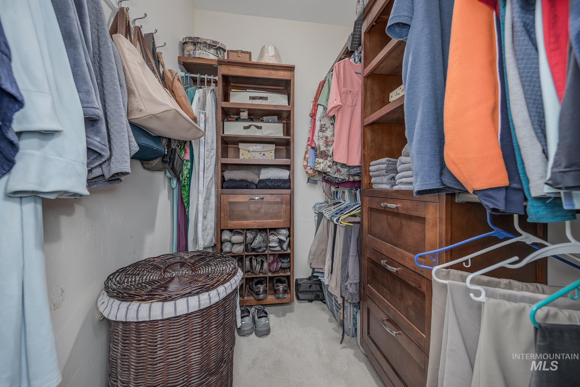 548 West 2nd Street Weiser, ID 83672 - Photo 20 of 50 Walk in closet featuring light colored carpet
