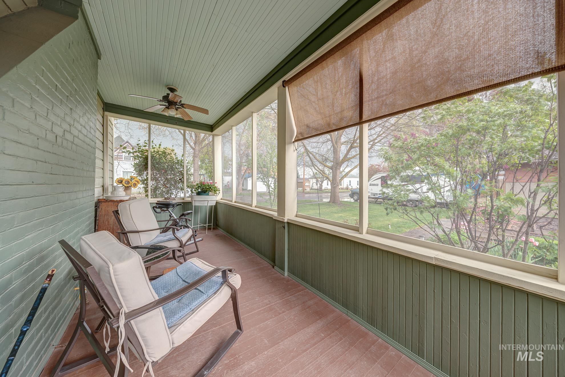 548 West 2nd Street Weiser, ID 83672 - Photo 9 of 50 Sunroom / solarium with ceiling fan