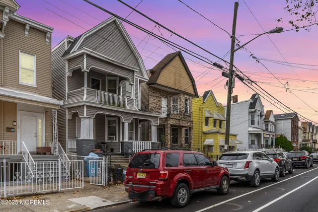 $600,000 | 107 Bidwell Avenue, Jersey City, NJ 07305