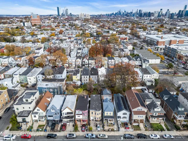 $600,000 | 107 Bidwell Avenue, Jersey City, NJ 07305