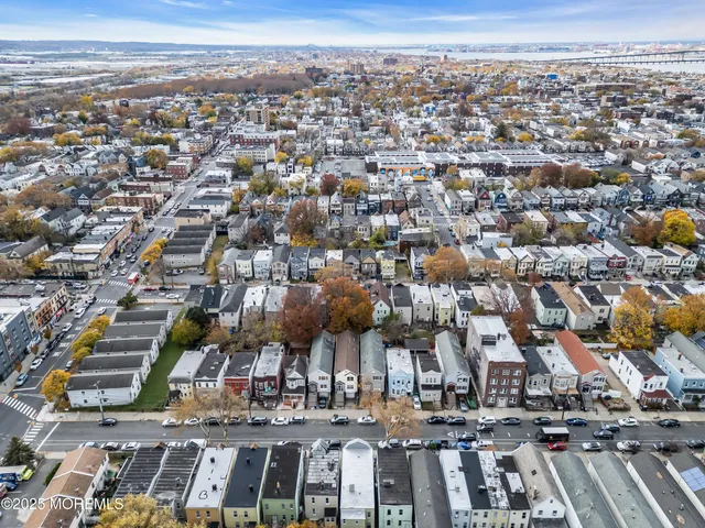 $600,000 | 107 Bidwell Avenue, Jersey City, NJ 07305