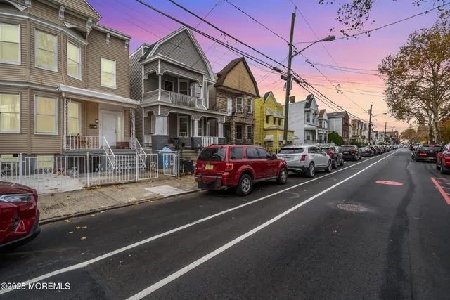 $600,000 | 107 Bidwell Avenue, Jersey City, NJ 07305