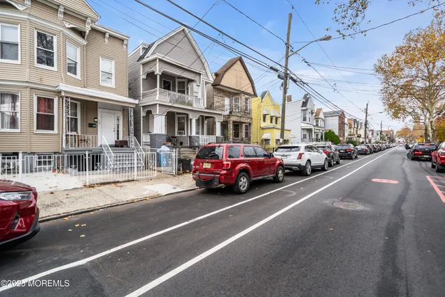 $600,000 | 107 Bidwell Avenue, Jersey City, NJ 07305