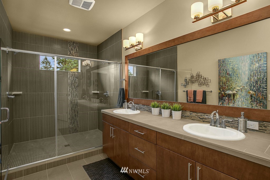5117 Northeast 12th Street Renton, WA 98059 - Photo 20 of 24