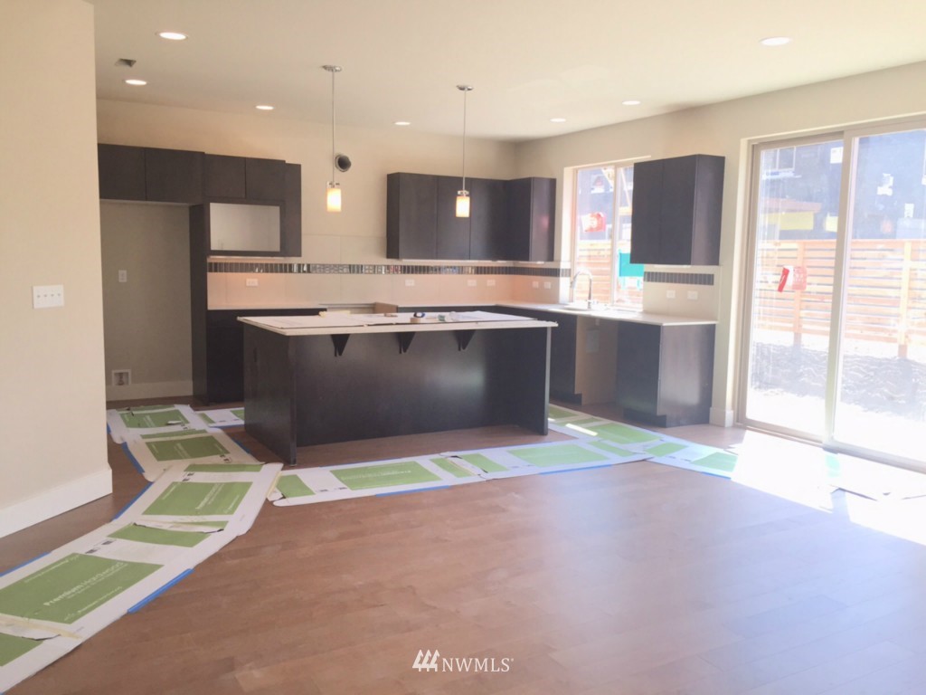 5117 Northeast 12th Street Renton, WA 98059 - Photo 4 of 24