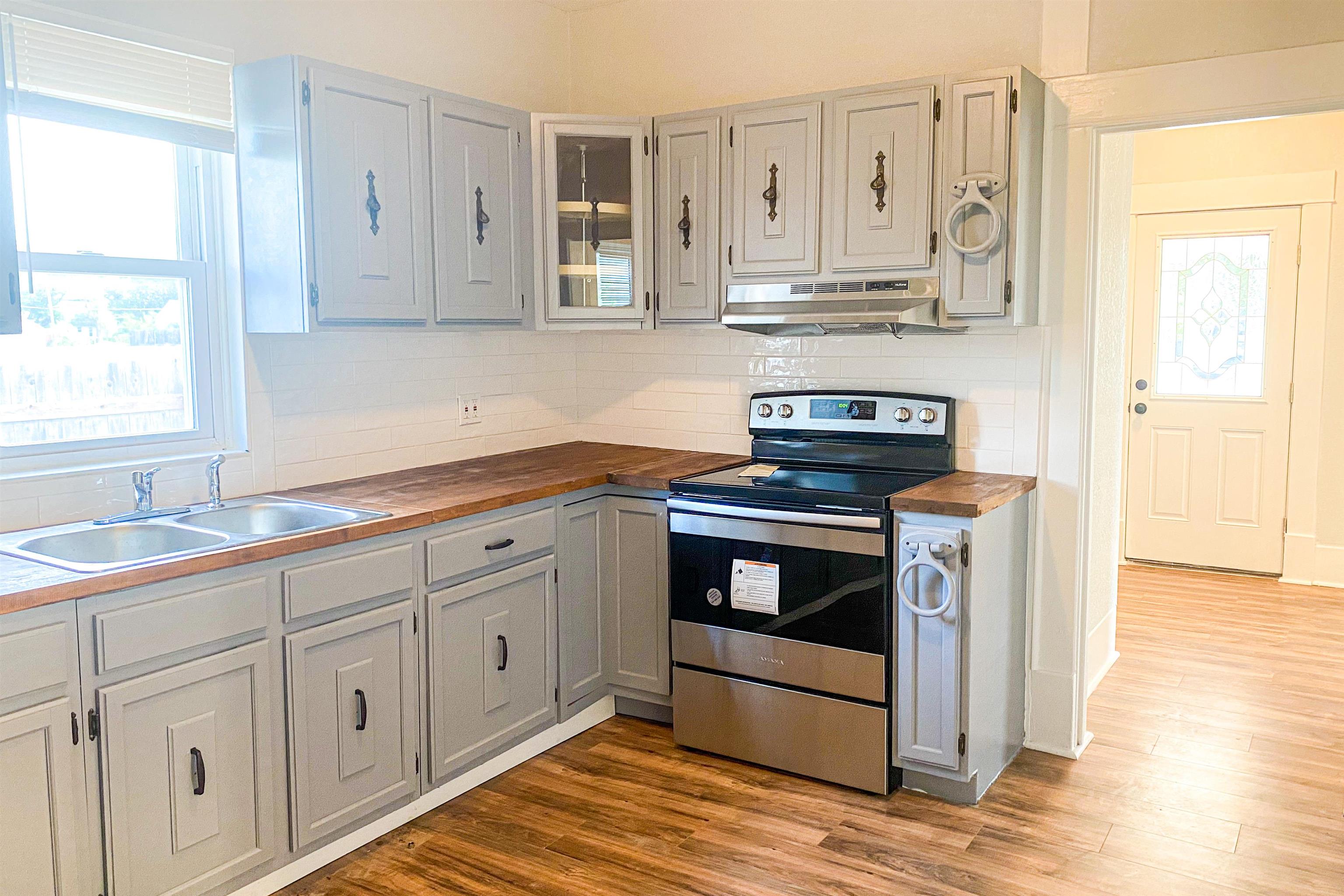 111 Allison Street Newton, KS 67114 - Photo 6 of 18