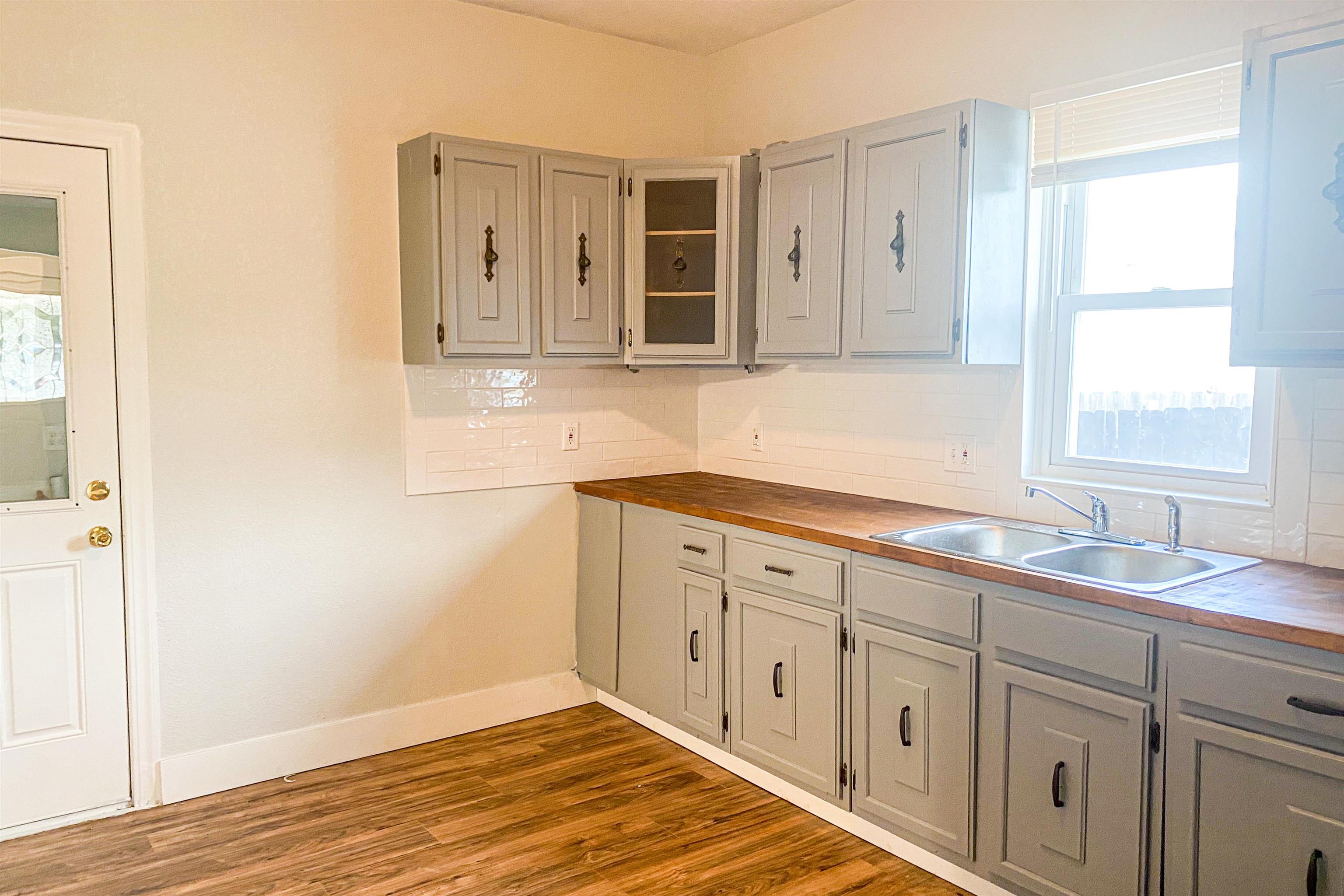 111 Allison Street Newton, KS 67114 - Photo 7 of 18