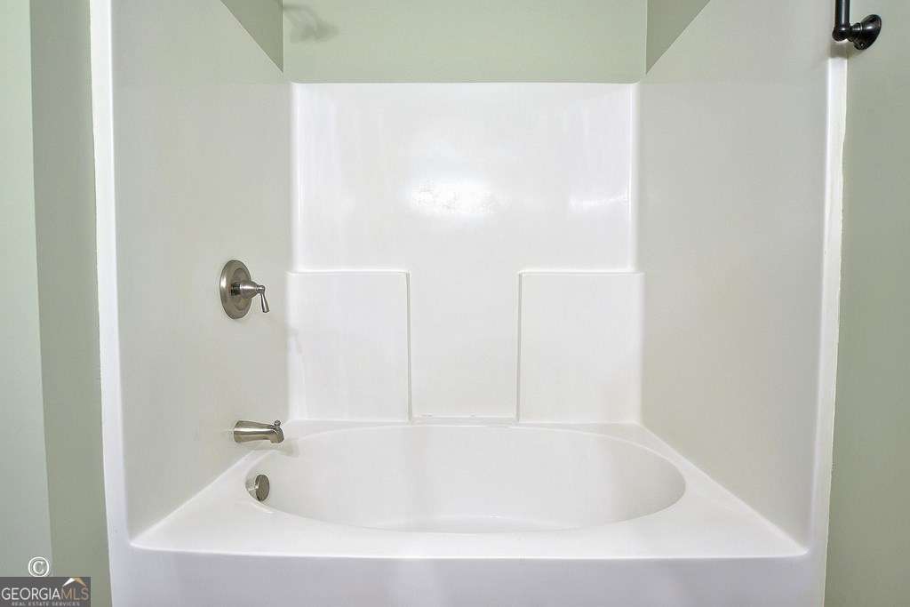 3175 Salem Road Pine Mountain, GA 31822 - Photo 30 of 41 a white bath tub sitting in a bathroom