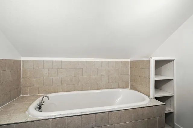 $300,000 | 217 South Broadway Street, Tekoa, WA 99033