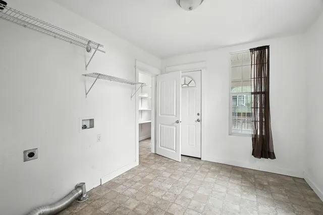 $300,000 | 217 South Broadway Street, Tekoa, WA 99033