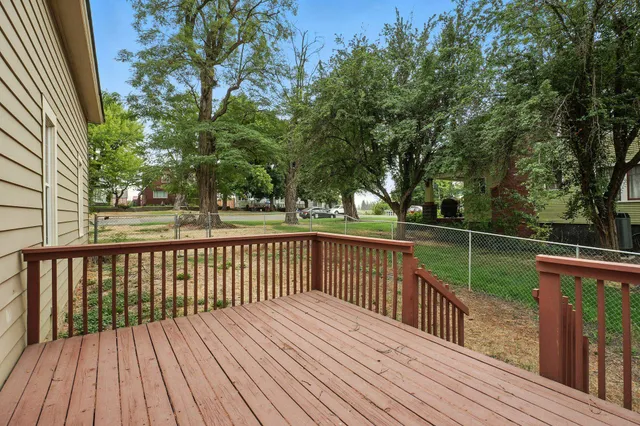 $300,000 | 217 South Broadway Street, Tekoa, WA 99033