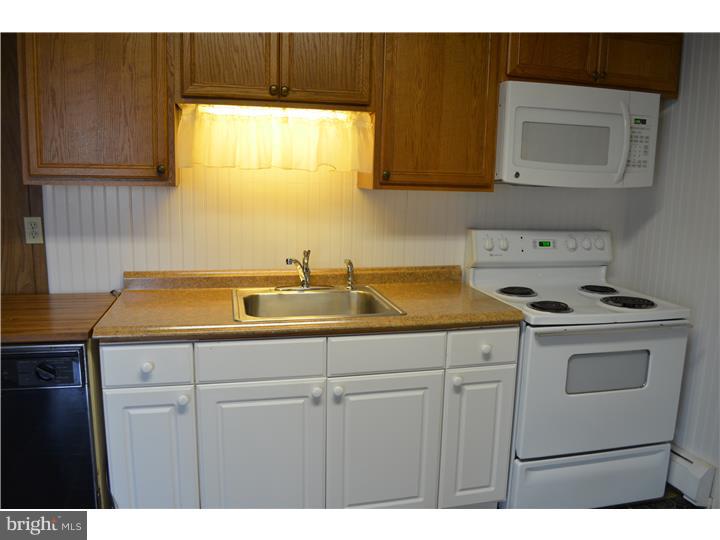821 Chatham Road Fairless Hills, PA 19030 - Photo 3 of 7 Gallery Image 3