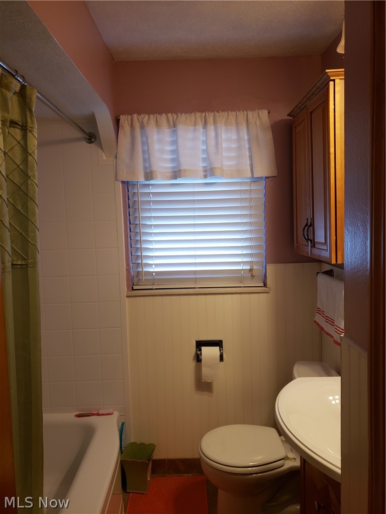 7903 Spring Garden Road Cleveland, OH 44129 - Photo 12 of 14