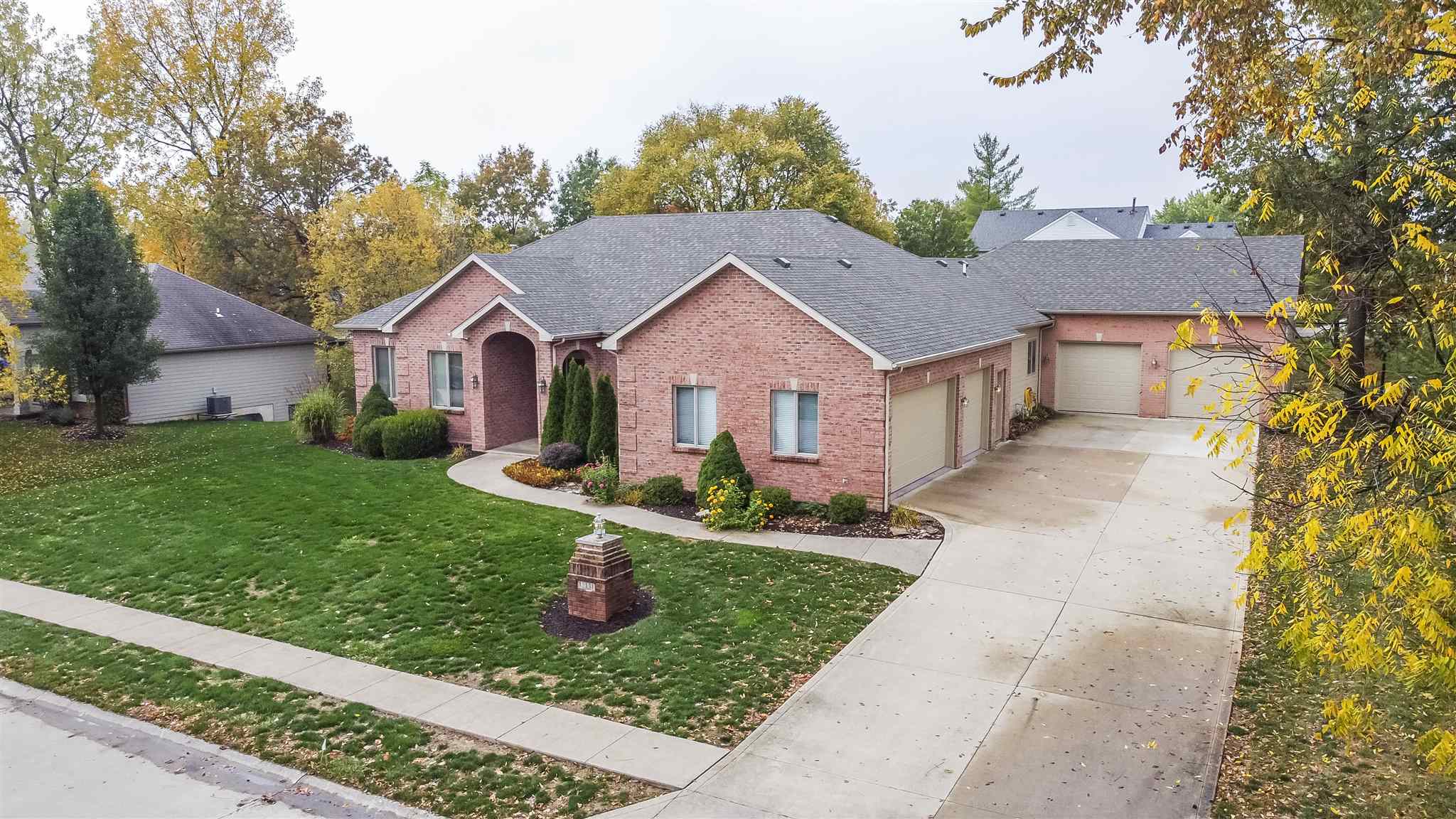 12131 Burning Tree Road Fort Wayne, IN 46845 - Photo 2 of 36 Gallery Image 2