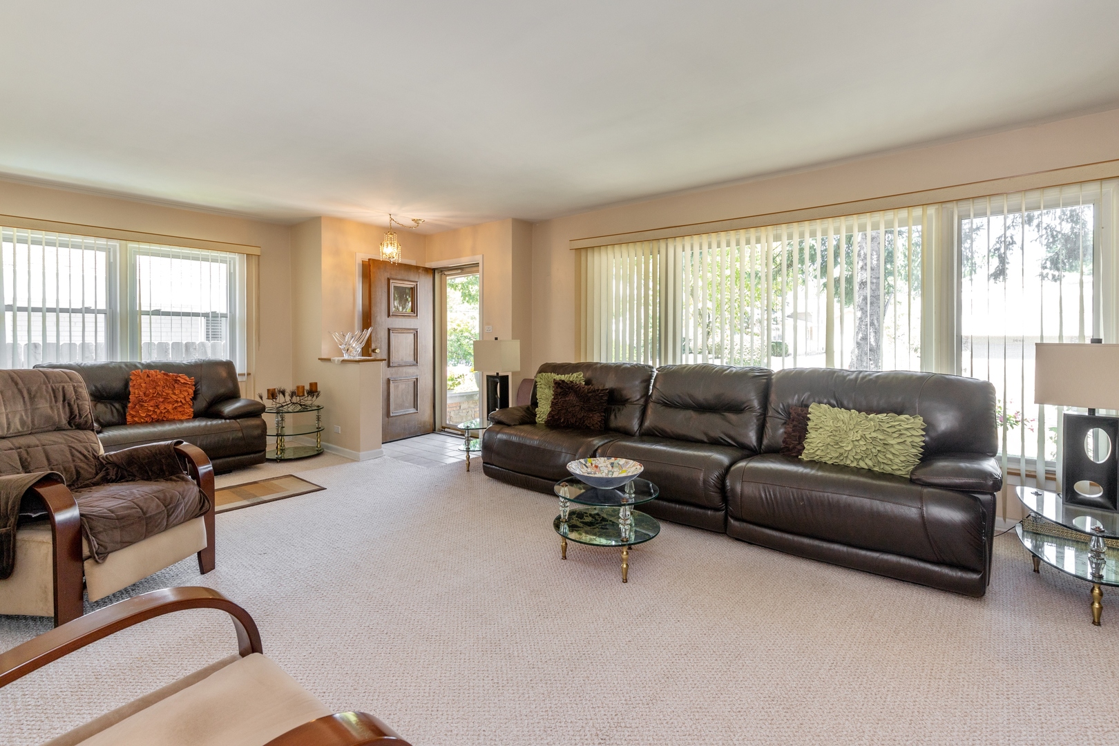 1644 Clavey Road Highland Park, IL 60035 - Photo 3 of 11