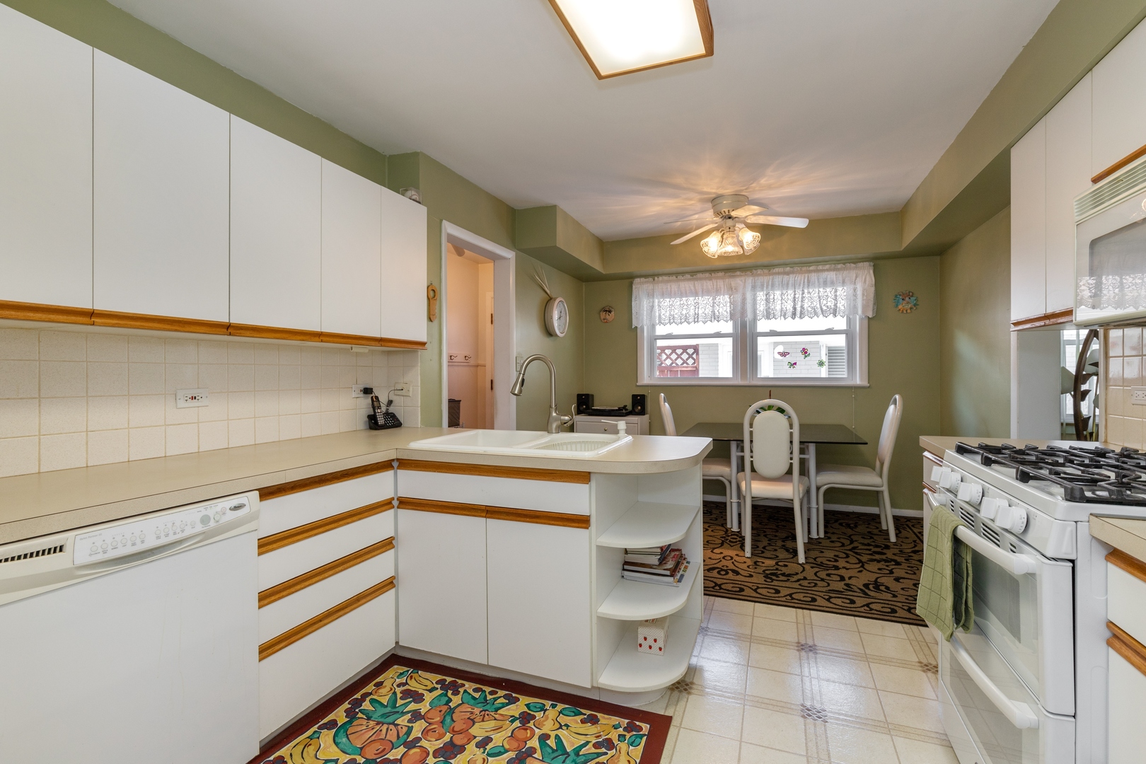 1644 Clavey Road Highland Park, IL 60035 - Photo 5 of 11