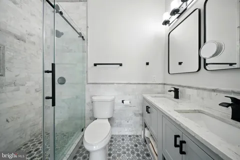 $1,099,999 | 1831 North Capitol Street Northeast, Washington, DC 20002