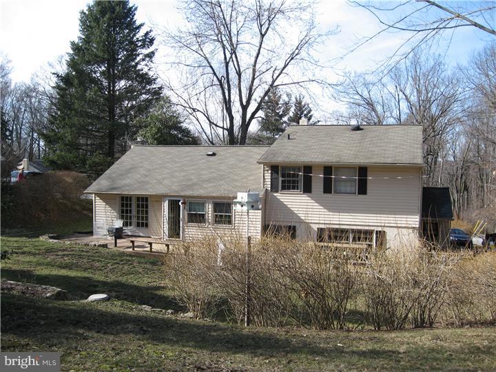 405 Hilltop Road Paoli, PA 19301 - Photo 2 of 10 Exterior Back