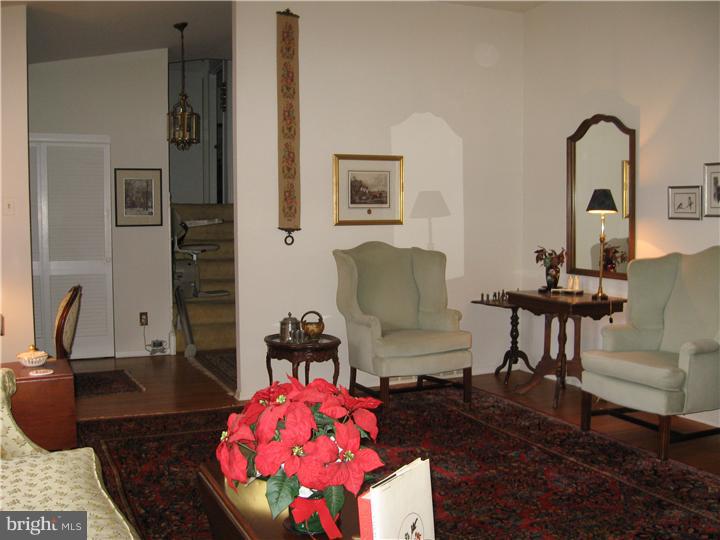 405 Hilltop Road Paoli, PA 19301 - Photo 7 of 10 Living Room