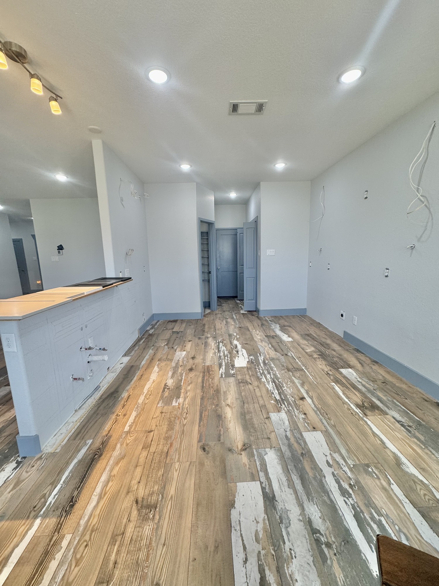 119 North 8th Street Beasley, TX 77417 - Photo 8 of 38 Cabinets & countertop colors picked by buyer