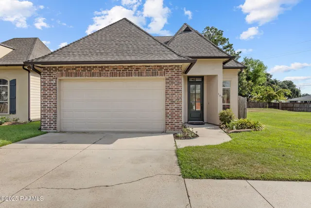 $215,000 | 102 Kellogg Avenue, Lafayette, LA 70506