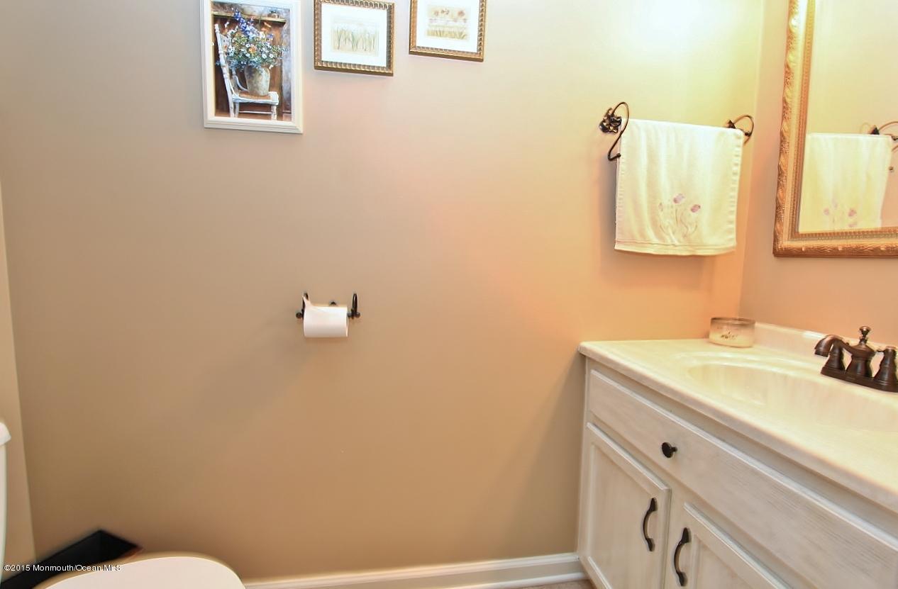 41 East Shenendoah Road Howell, NJ 07731 - Photo 11 of 29 Powder Room