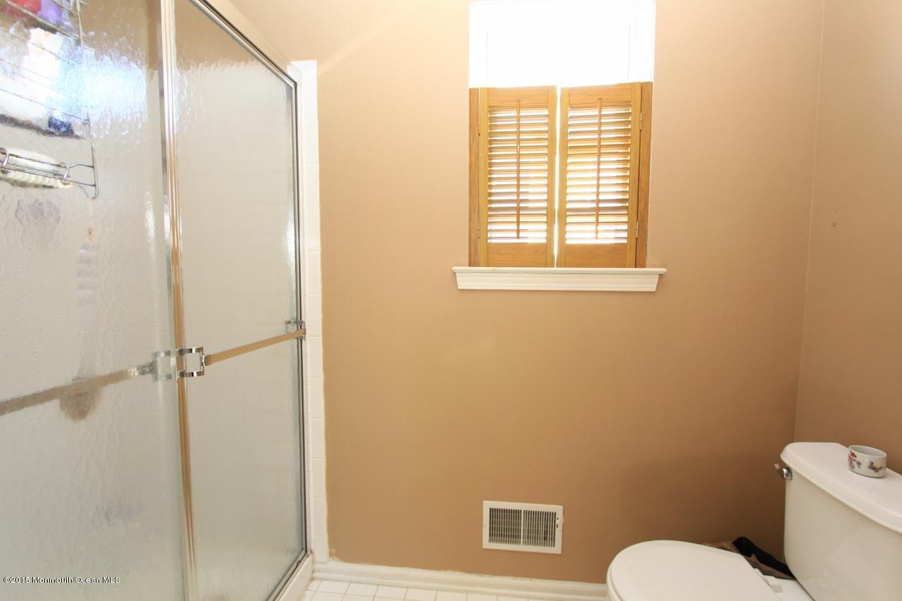 41 East Shenendoah Road Howell, NJ 07731 - Photo 16 of 29 2015-11-12 101 (1280x853)