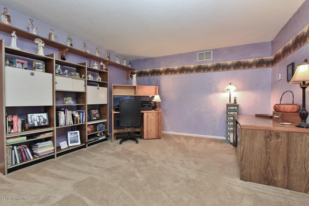 41 East Shenendoah Road Howell, NJ 07731 - Photo 3 of 29 Living Room