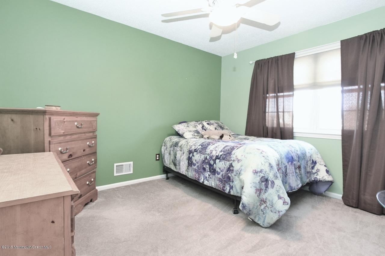 41 East Shenendoah Road Howell, NJ 07731 - Photo 22 of 29 Bedroom #4
