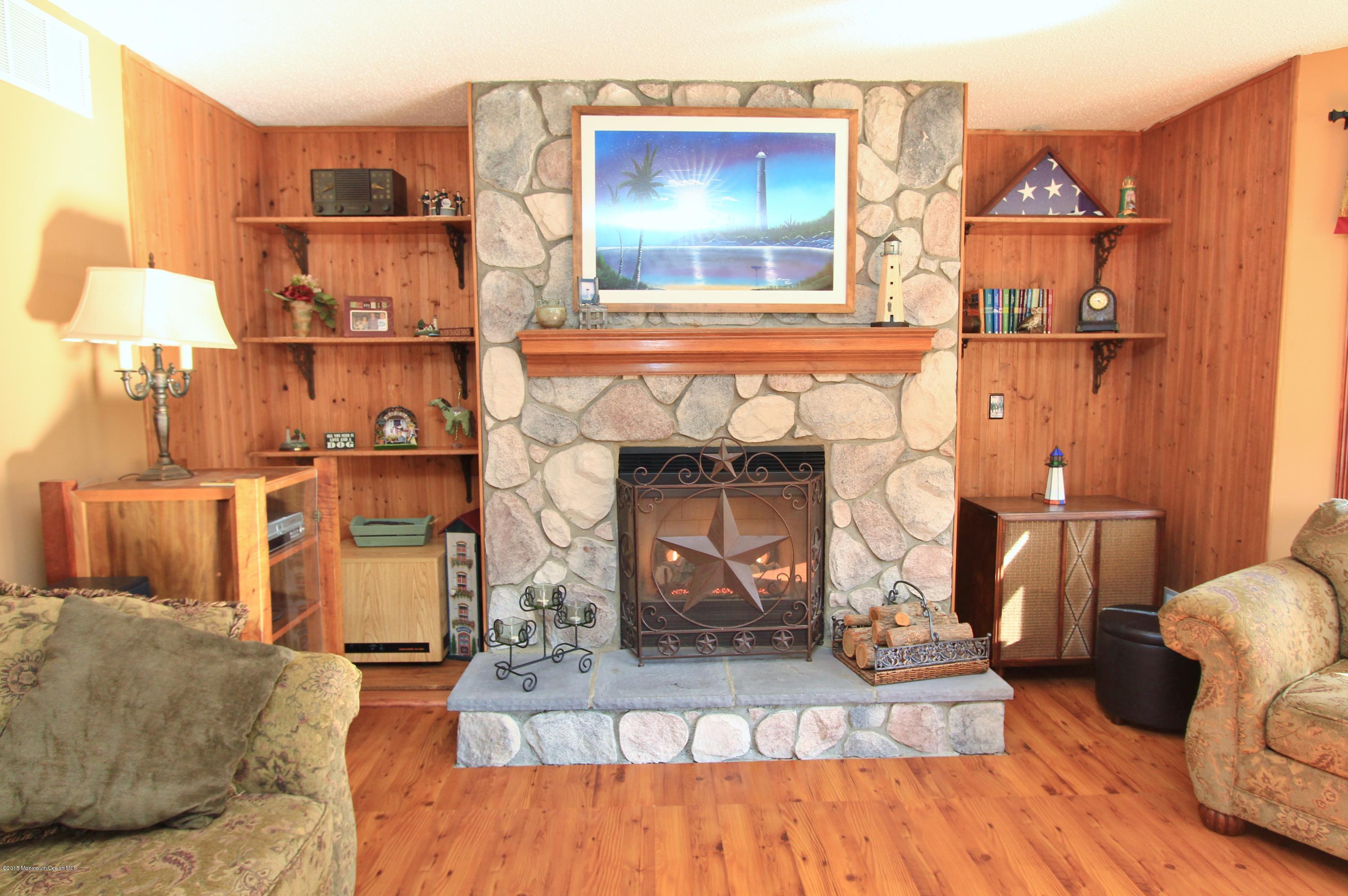 41 East Shenendoah Road Howell, NJ 07731 - Photo 6 of 29 2015-11-12 060