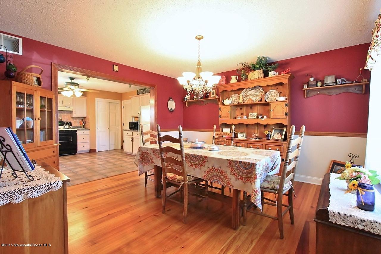 41 East Shenendoah Road Howell, NJ 07731 - Photo 10 of 29 Formal Dining Rm