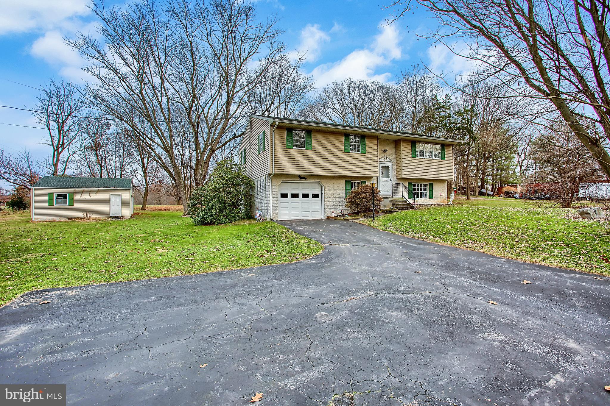 567 Greason Road Carlisle, PA 17015 - Photo 2 of 28 Gallery Image 2