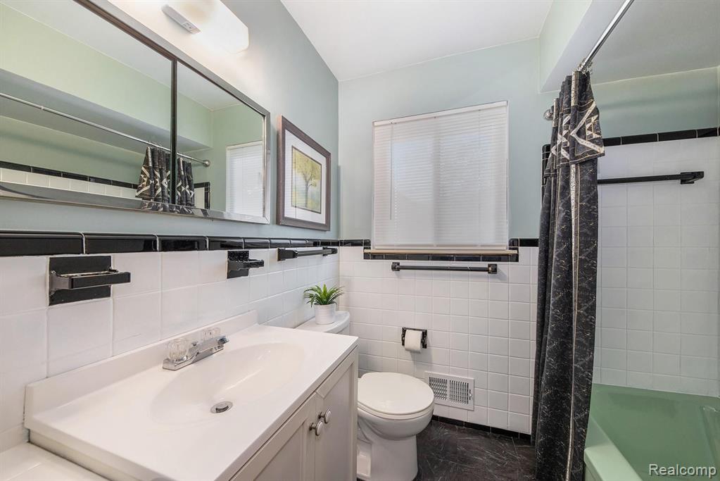 1426 13 Mile Road Royal Oak, MI 48073 - Photo 17 of 26