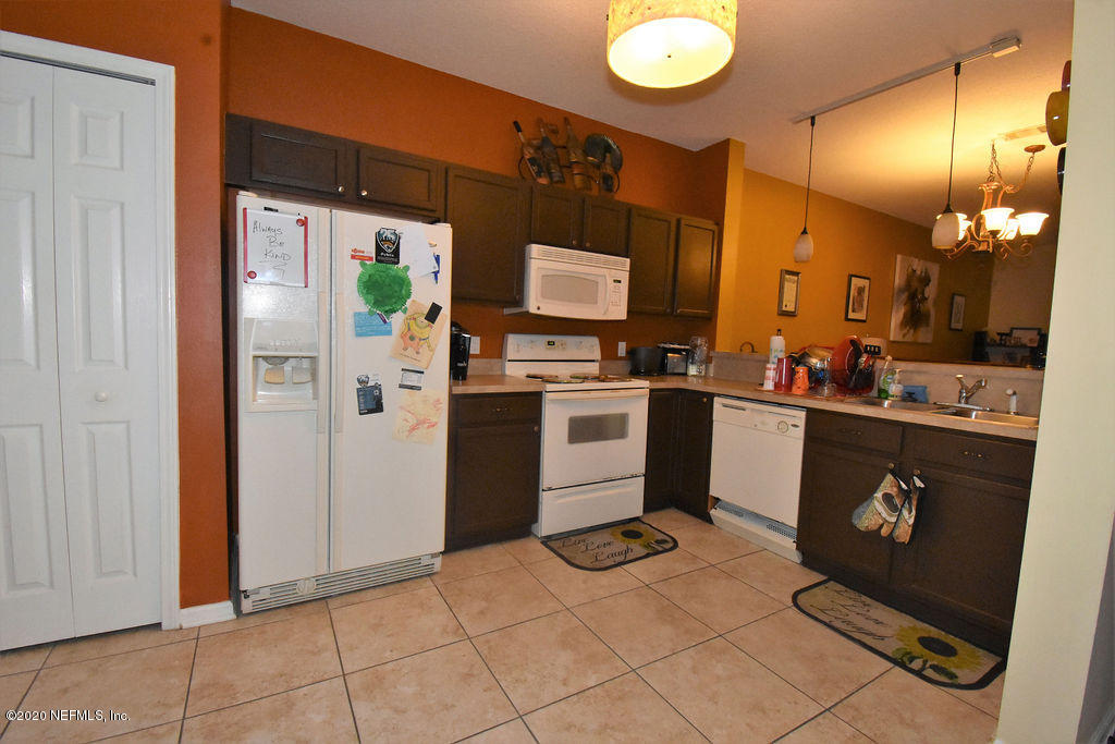 7858 Melvin Road Jacksonville, FL 32210 - Photo 5 of 21 Kitchen