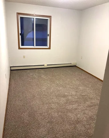$686 | 1421 Lake Avenue Northwest, Unit 406, Willmar, MN 56201