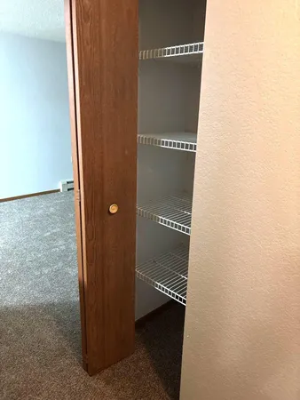 $686 | 1421 Lake Avenue Northwest, Unit 406, Willmar, MN 56201