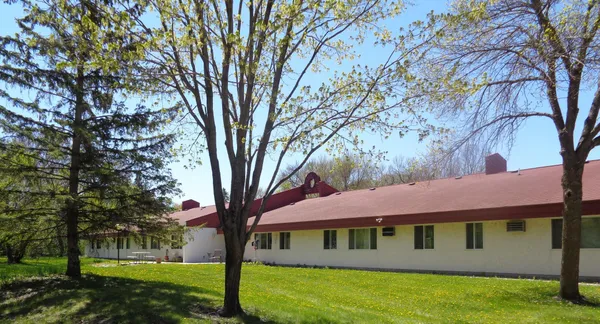 $686 | 1421 Lake Avenue Northwest, Unit 406, Willmar, MN 56201