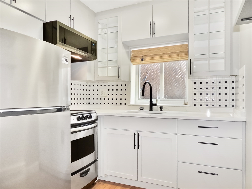 541 Adams Street, Unit 6 Boston, MA 02122 - Photo 7 of 10