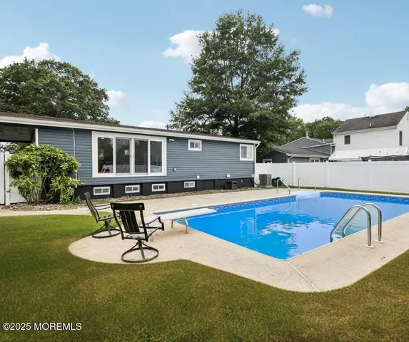 $580,000 | 3 Duke Lane, Hazlet, NJ 07730