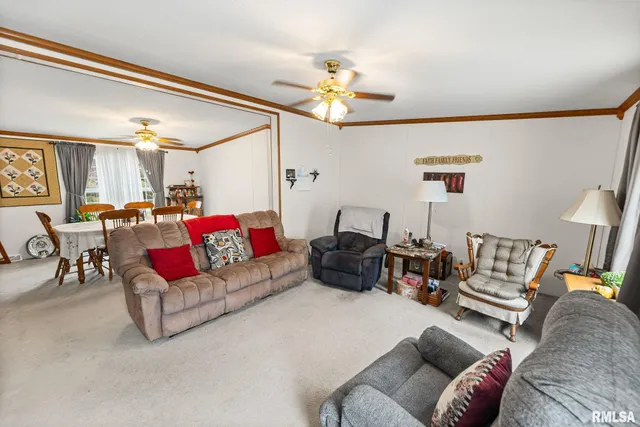 $189,000 | 1111 South Jefferson Street, Salem, IL 62881