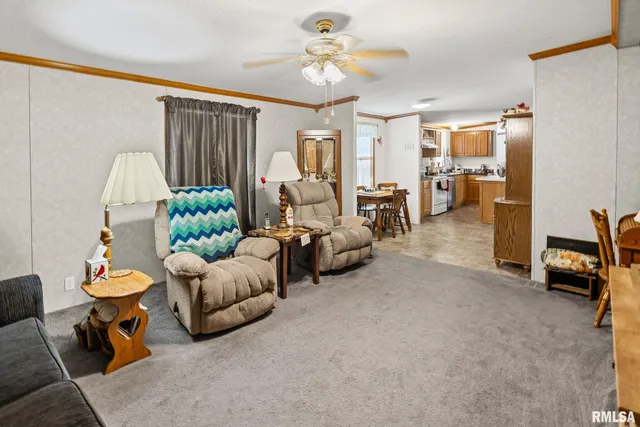 $189,000 | 1111 South Jefferson Street, Salem, IL 62881