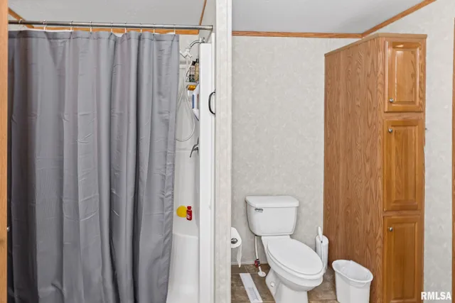 $189,000 | 1111 South Jefferson Street, Salem, IL 62881