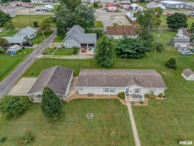 $189,000 | 1111 South Jefferson Street, Salem, IL 62881