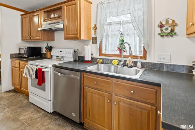 $189,000 | 1111 South Jefferson Street, Salem, IL 62881