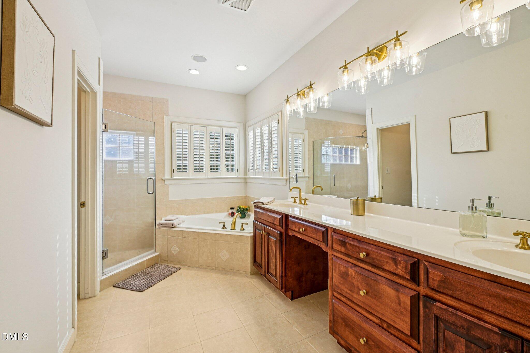 2432 Baileys Landing Drive Raleigh, NC 27606 - Photo 29 of 68 33-web-or-mls-Baileys Landing Dr-S3101-0