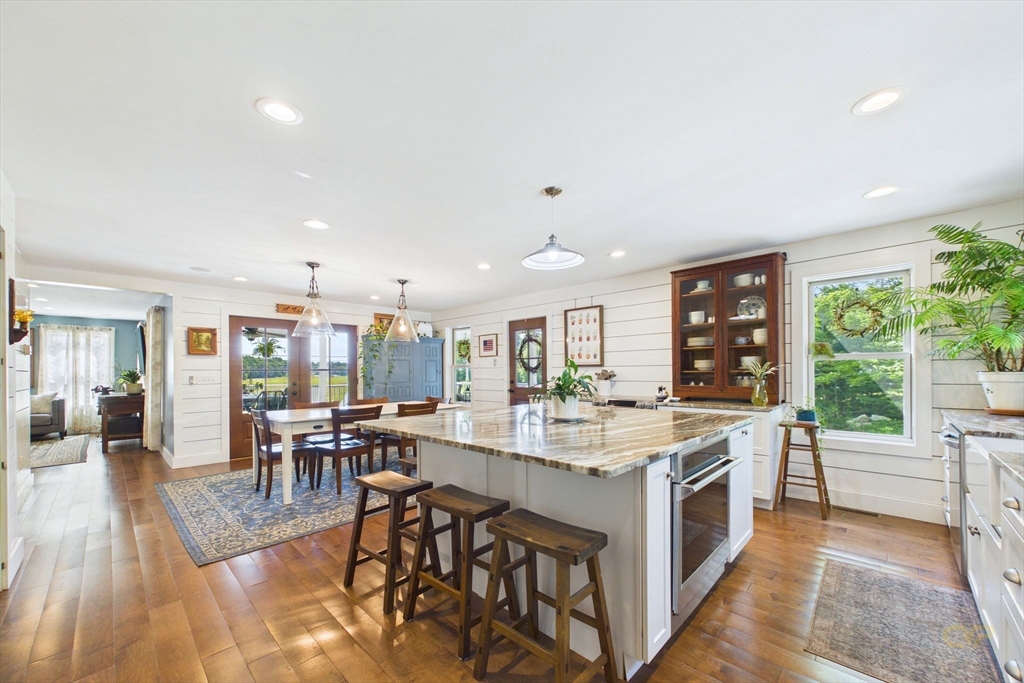 351 County Road Rochester, MA 02576 - Photo 4 of 37